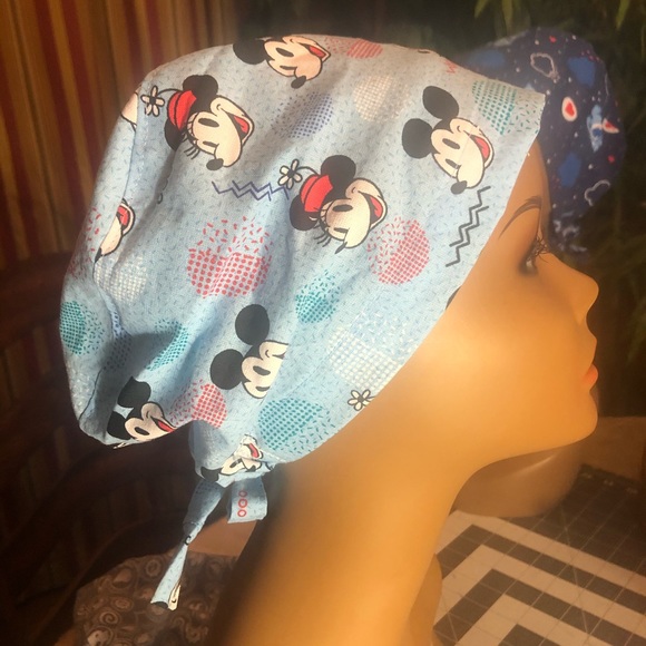 Large Minnie Mouse themed scrub cap. - Picture 2 of 3